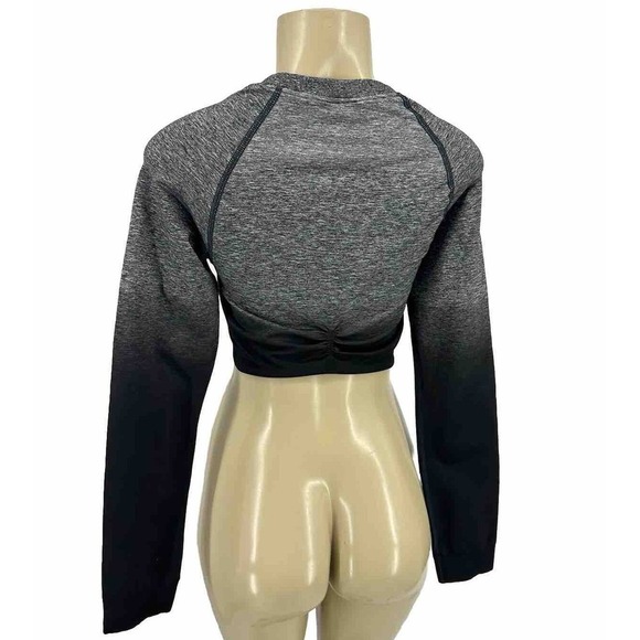 Gymshark Black and Gray Crop Top - Picture 3 of 7